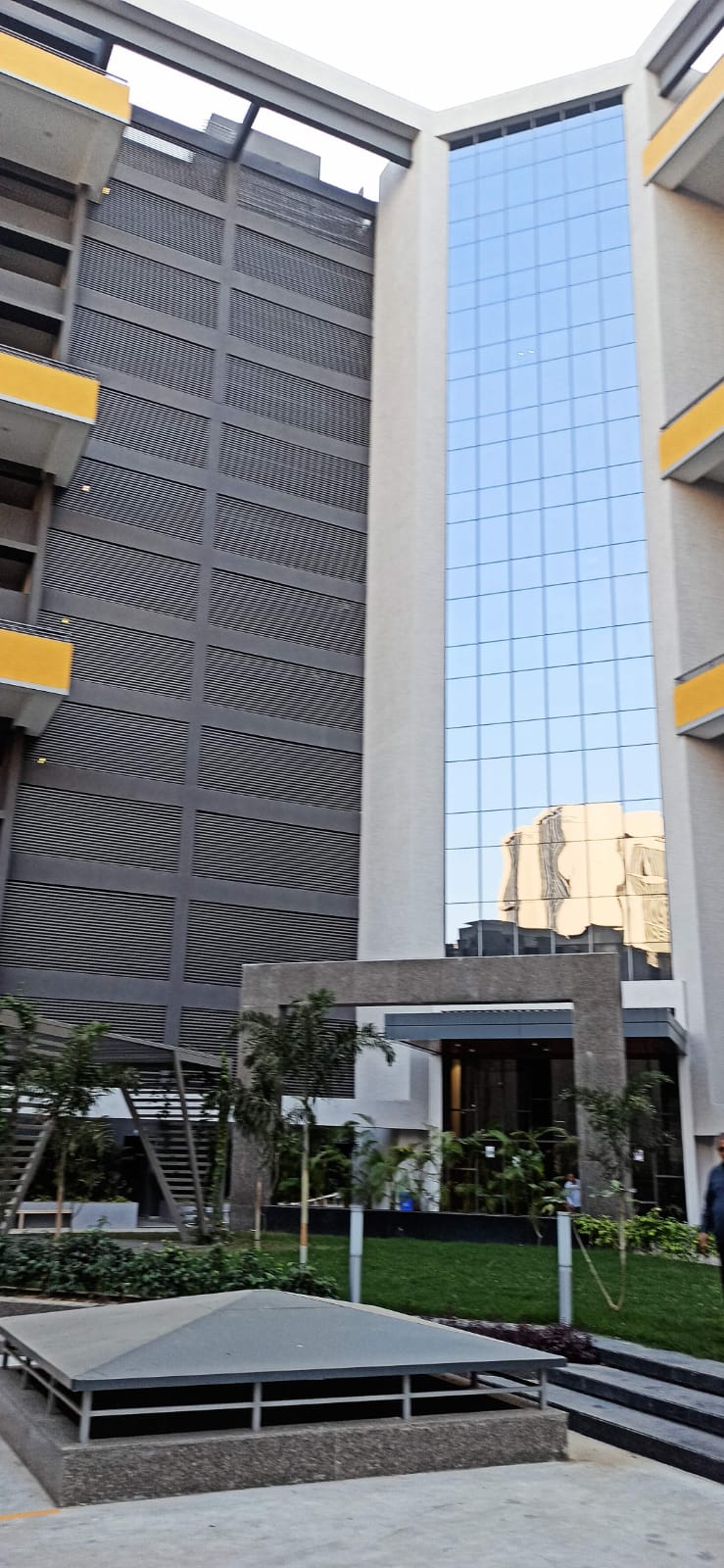 905 Sq. Ft. Commercial Office for Rent in Gota Ahmedabad - Media 11