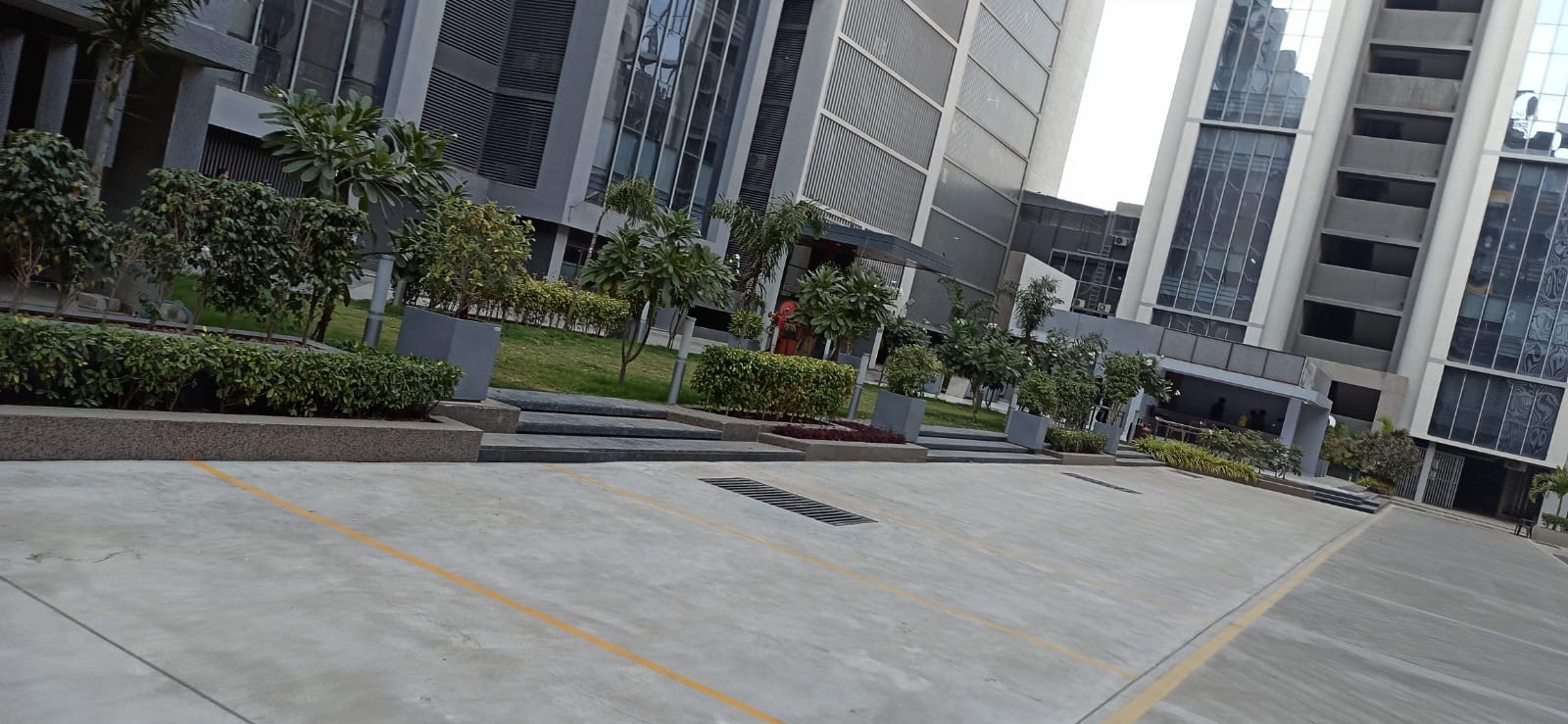 905 Sq. Ft. Commercial Office for Rent in Gota Ahmedabad - Media 20