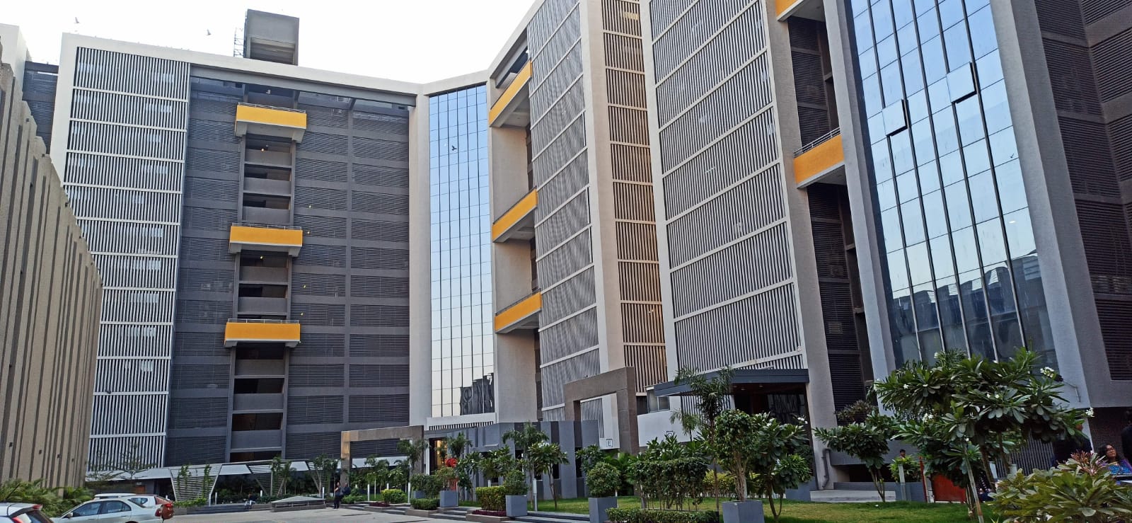 905 Sq. Ft. Commercial Office for Rent in Gota Ahmedabad - Media 19