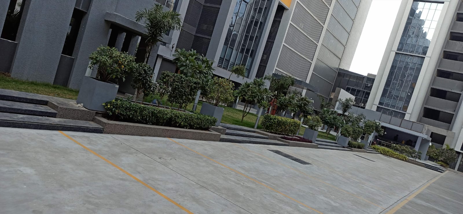 905 Sq. Ft. Commercial Office for Rent in Gota Ahmedabad - Media 18