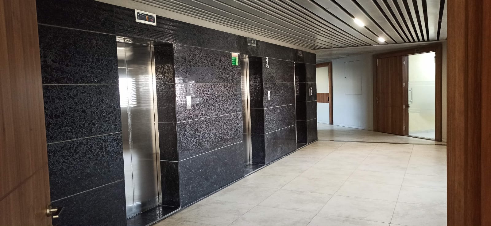 905 Sq. Ft. Commercial Office for Rent in Gota Ahmedabad - Media 8