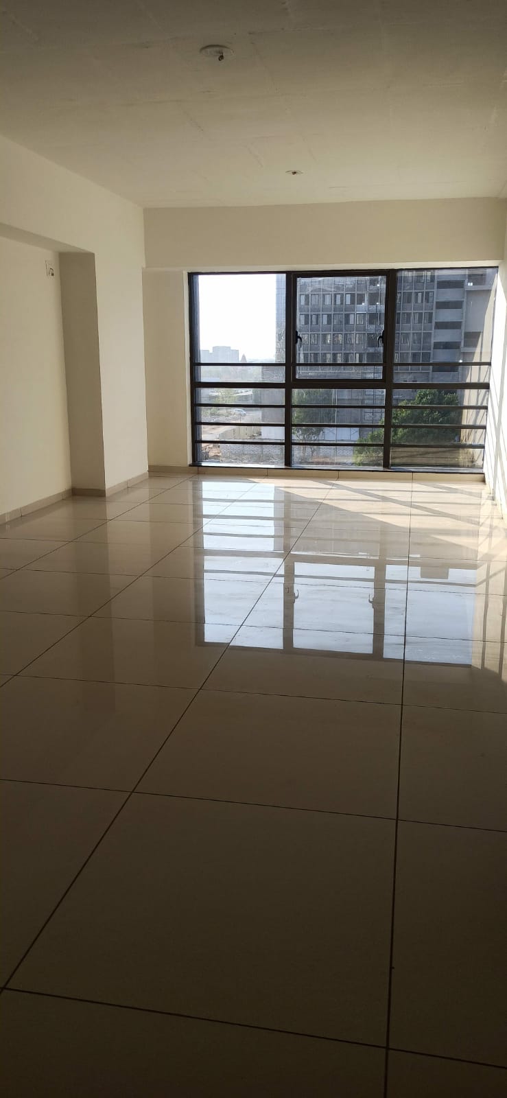905 Sq. Ft. Commercial Office for Rent in Gota Ahmedabad - Media 5