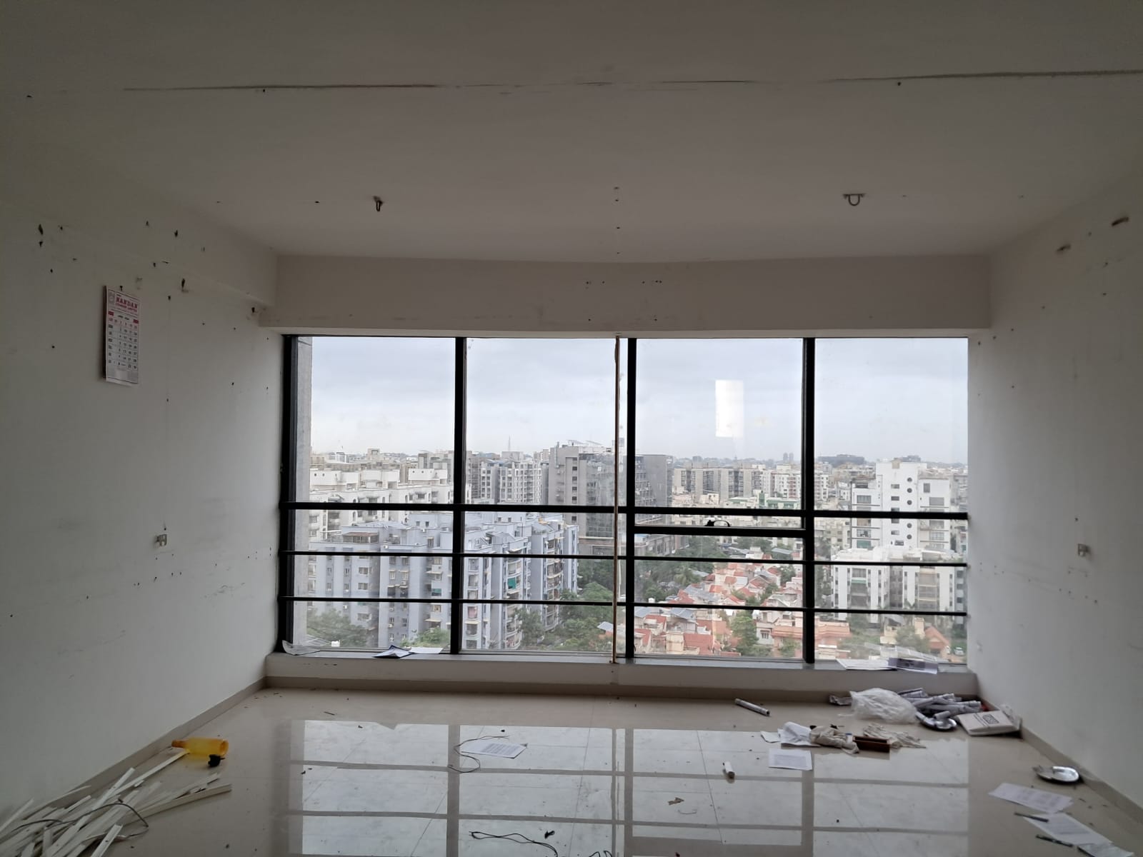 807 Sq. Ft. Commercial Office for Rent in Prahladnagar Ahmedabad - Media 3