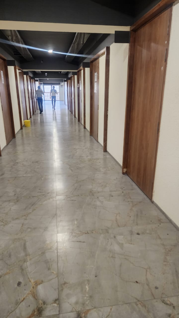 426 Sq. Ft. Commercial Office for Rent in Satellite Ahmedabad - Media 2