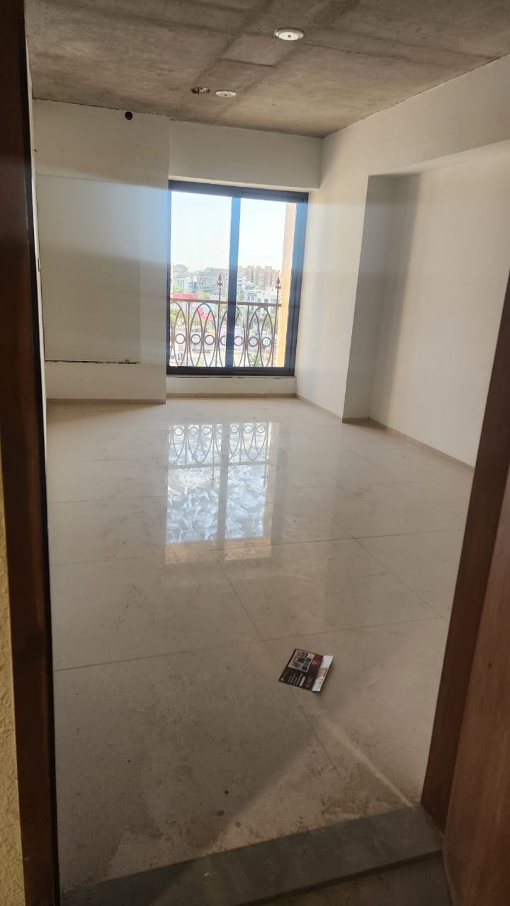 426 Sq. Ft. Commercial Office for Rent in Satellite Ahmedabad - Media 4