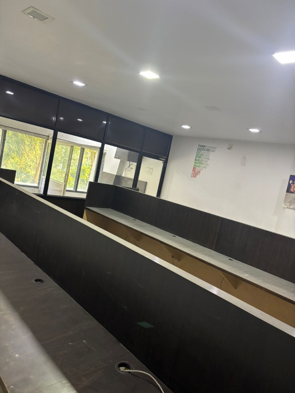 847 Sq. Ft. Commercial Office for Rent in Vastrapur Ahmedabad - Media 6