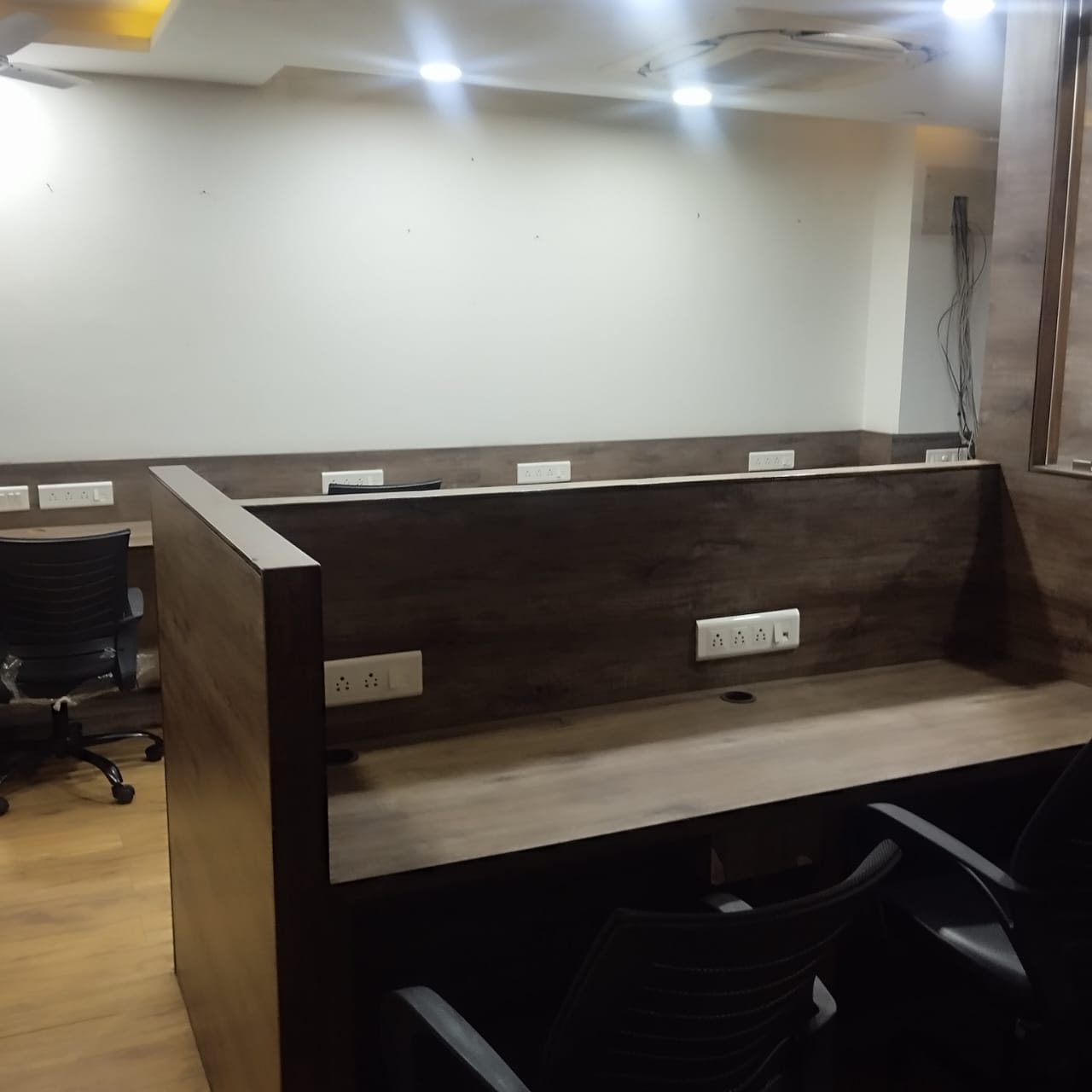 722 Sq. Ft. Commercial Office for Rent in Vastrapur Ahmedabad