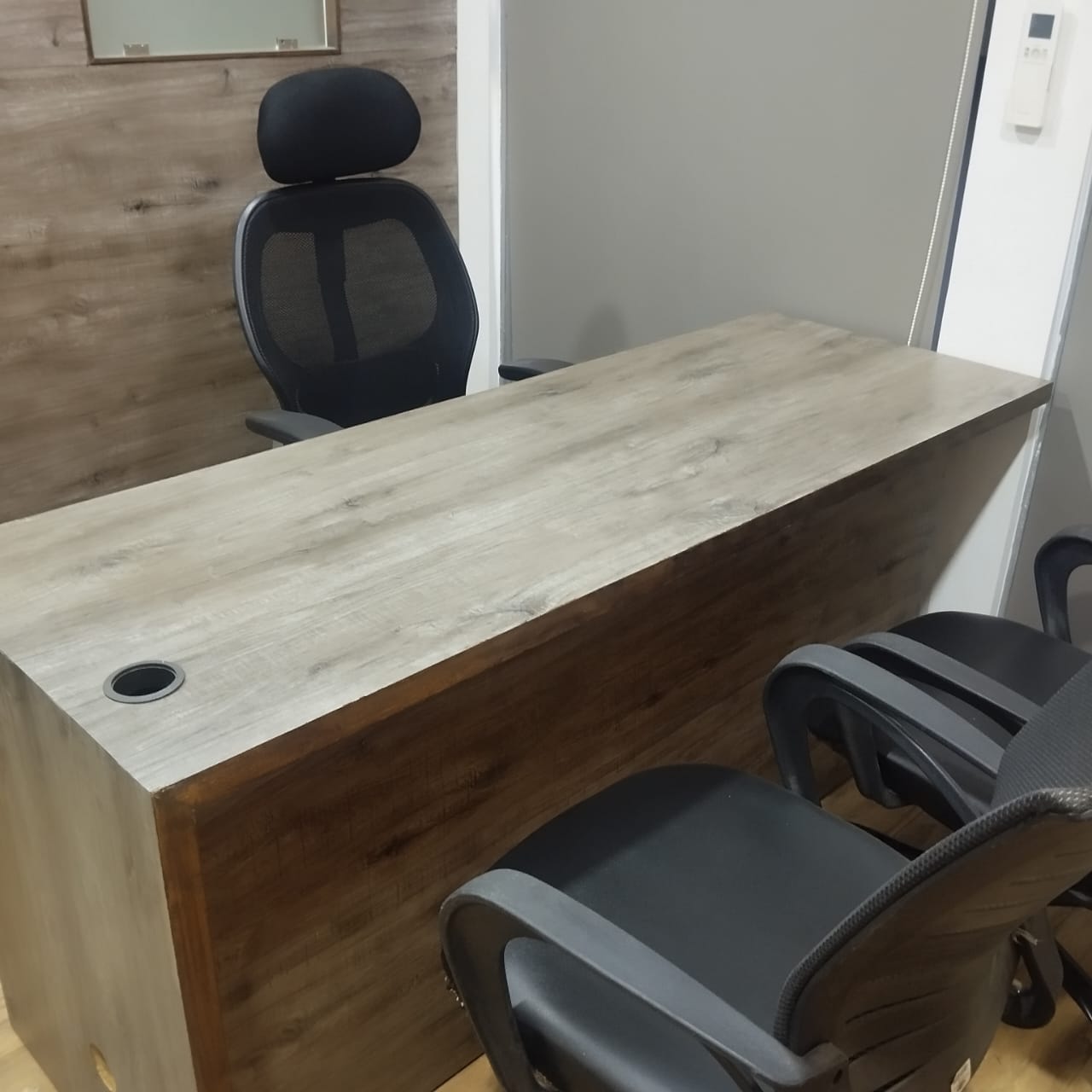 722 Sq. Ft. Commercial Office for Rent in Vastrapur Ahmedabad - Media 3