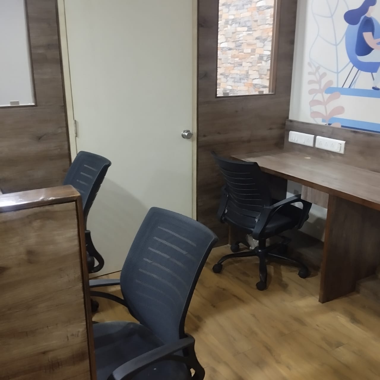 722 Sq. Ft. Commercial Office for Rent in Vastrapur Ahmedabad - Media 6