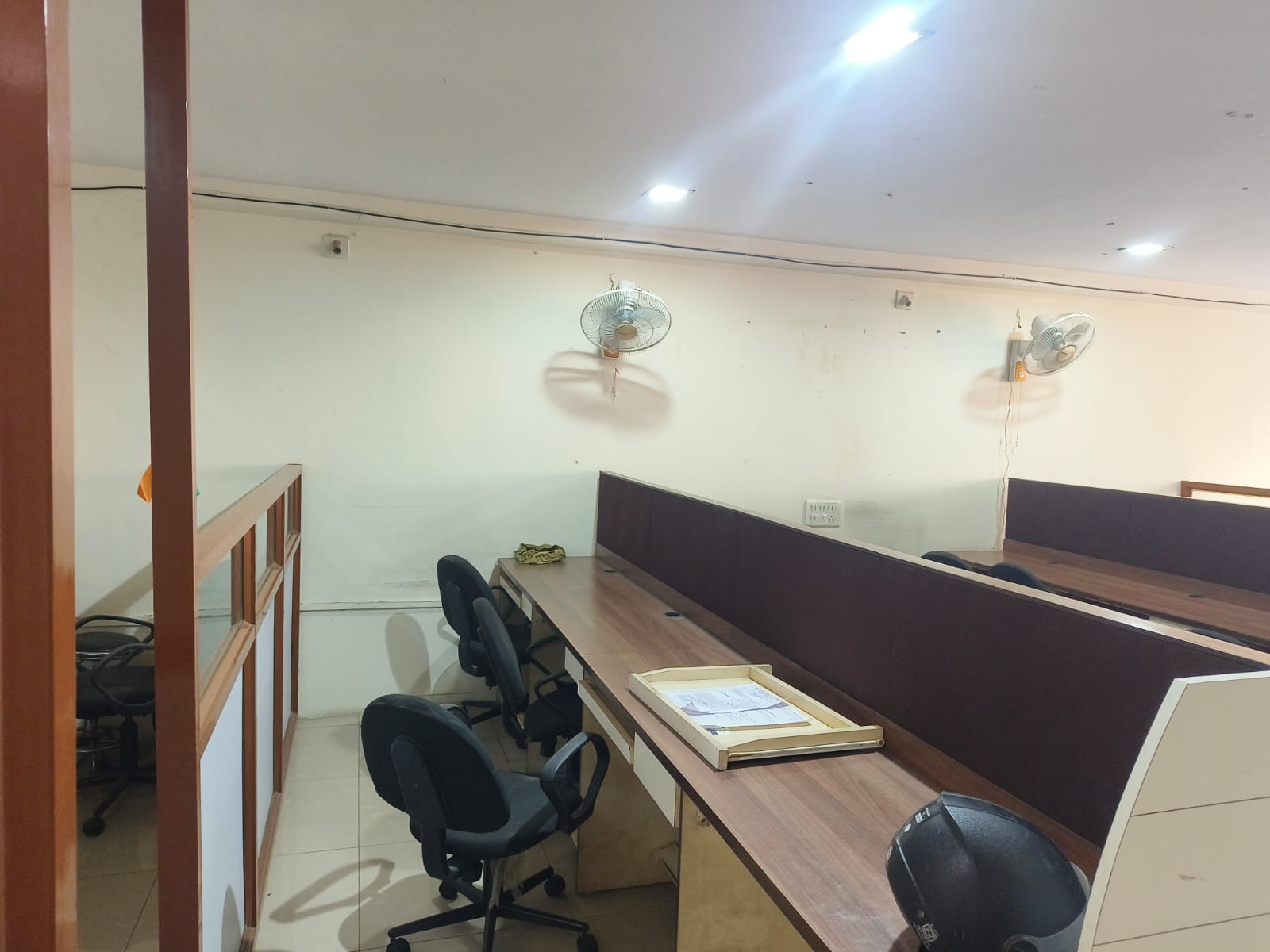 885 Sq. Ft. Commercial Office for Rent in Thaltej Ahmedabad - Media 2