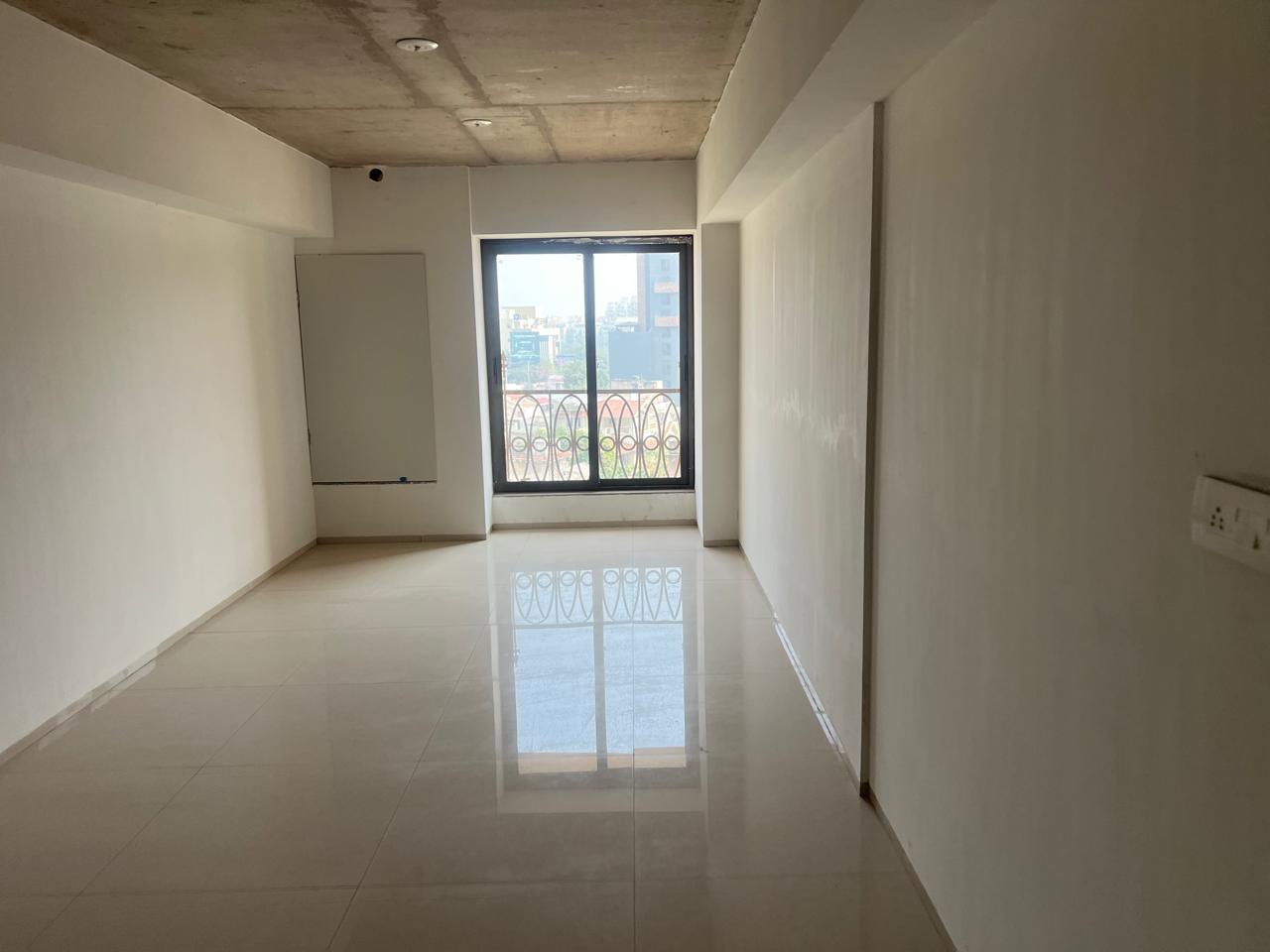 721 Sq. Ft. Commercial Office for Rent in Satellite Ahmedabad - Media 3