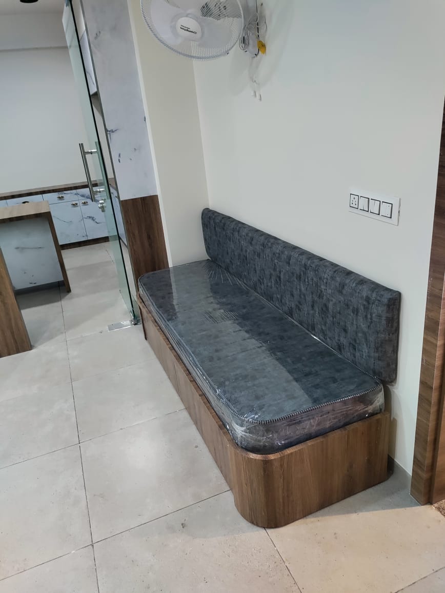 661 Sq. Ft. Commercial Office for Rent in Nehrunagar Ahmedabad - Media 3