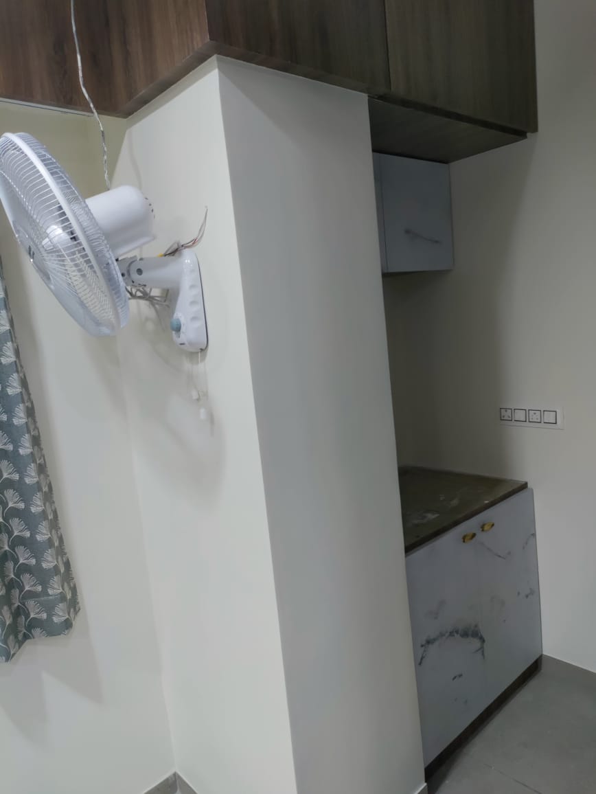 661 Sq. Ft. Commercial Office for Rent in Nehrunagar Ahmedabad - Media 5