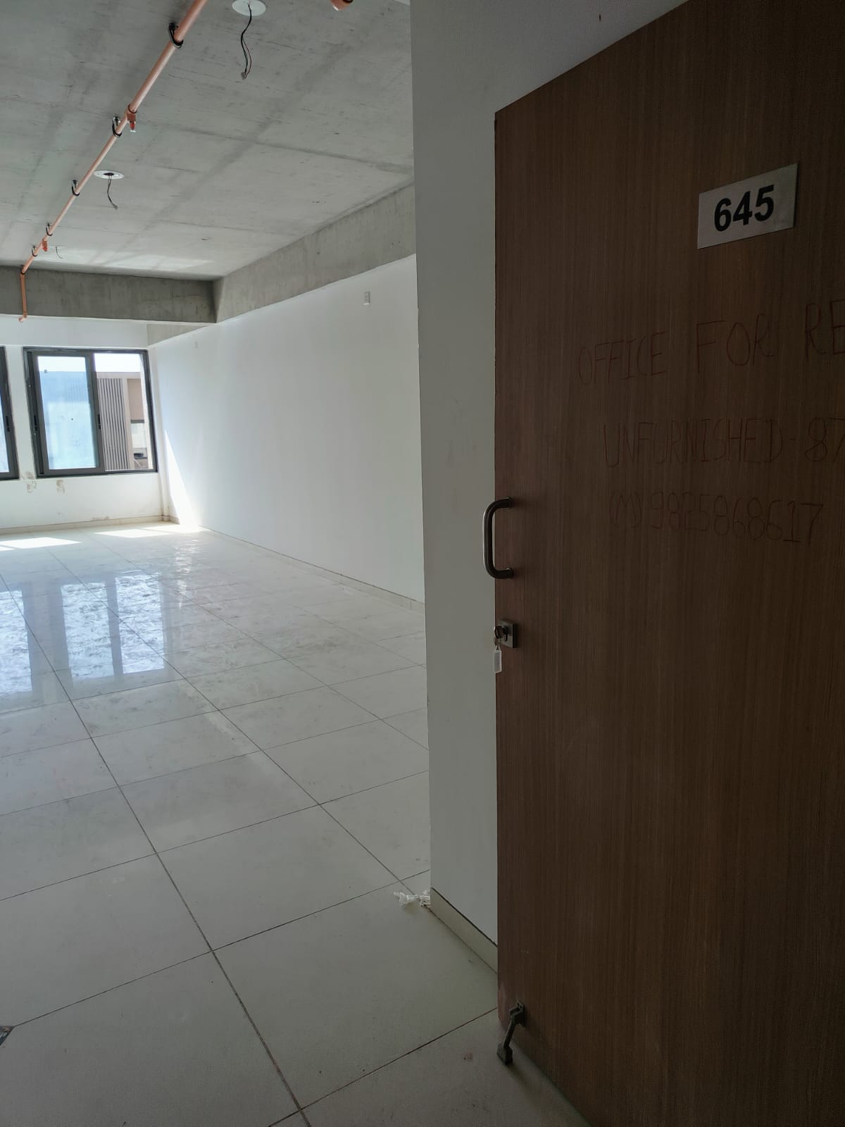 873 Sq. Ft. Commercial Office for Rent in Gota Ahmedabad - Media 5