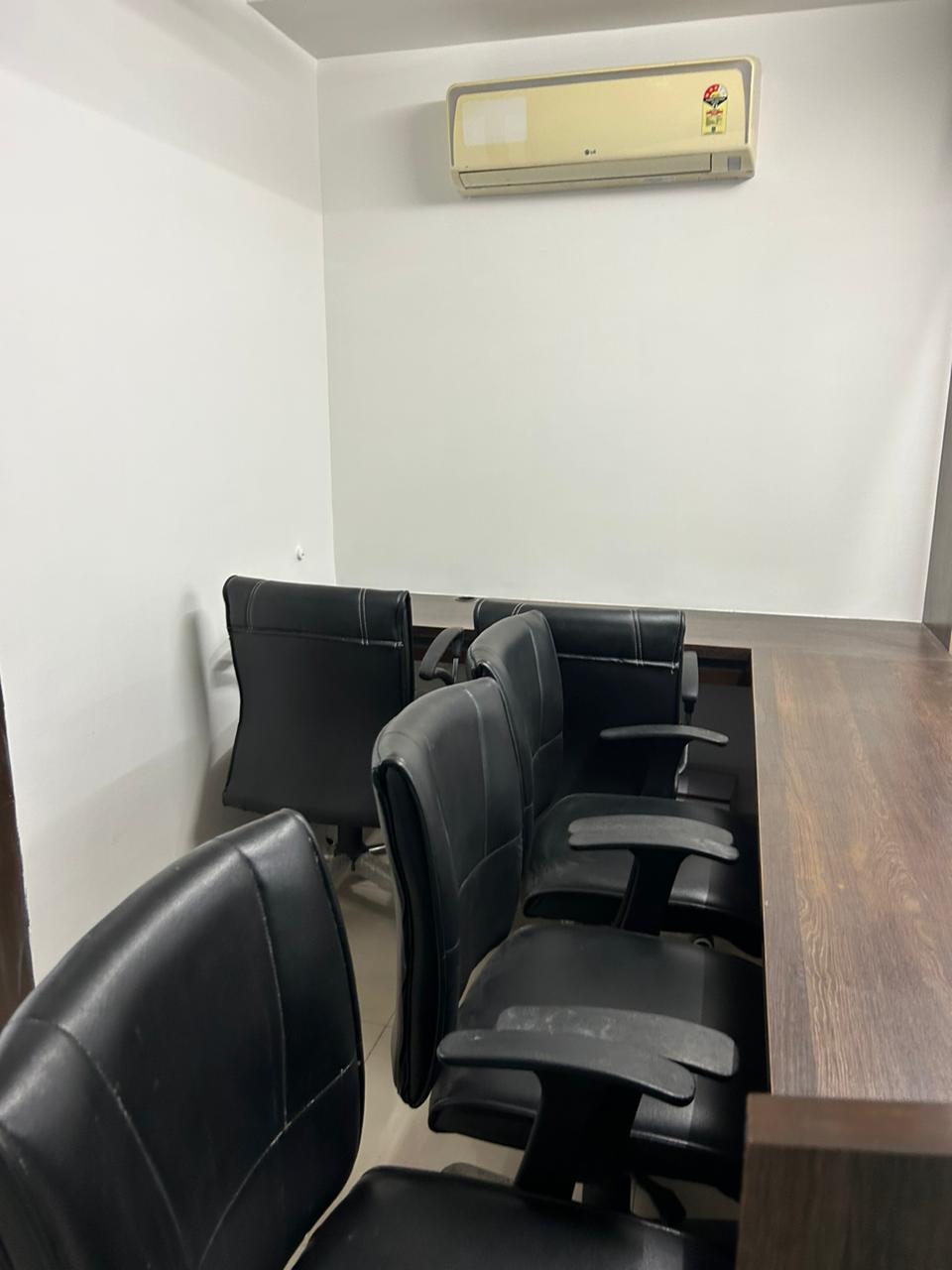 729 Sq. Ft. Commercial Office for Rent in Sola Ahmedabad