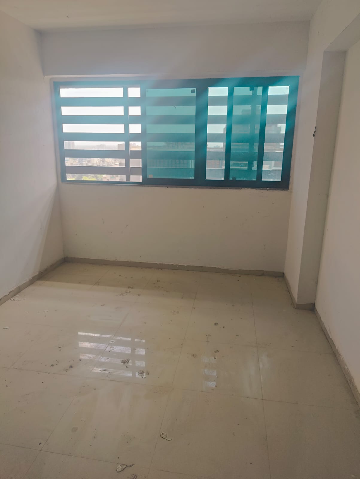 918 Sq. Ft. Commercial Office for Rent in Prahladnagar Ahmedabad - Media 4