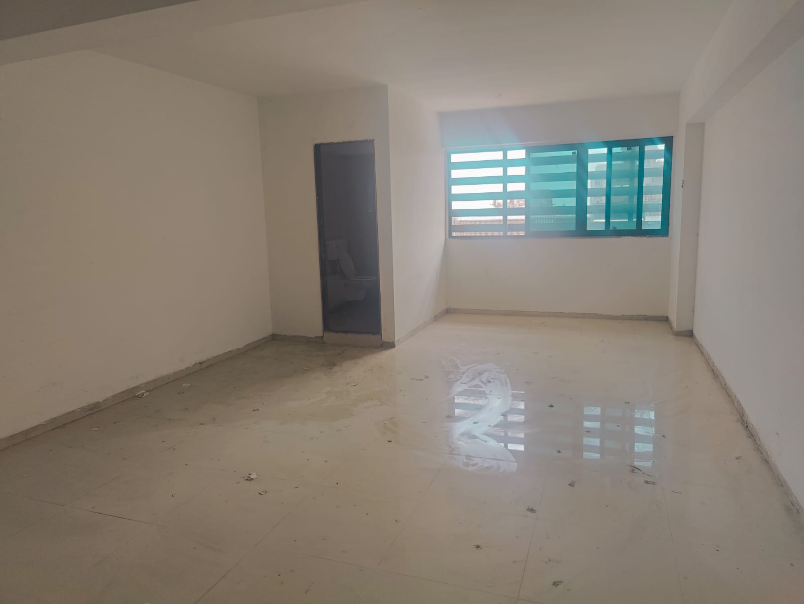 918 Sq. Ft. Commercial Office for Rent in Prahladnagar Ahmedabad - Media 6