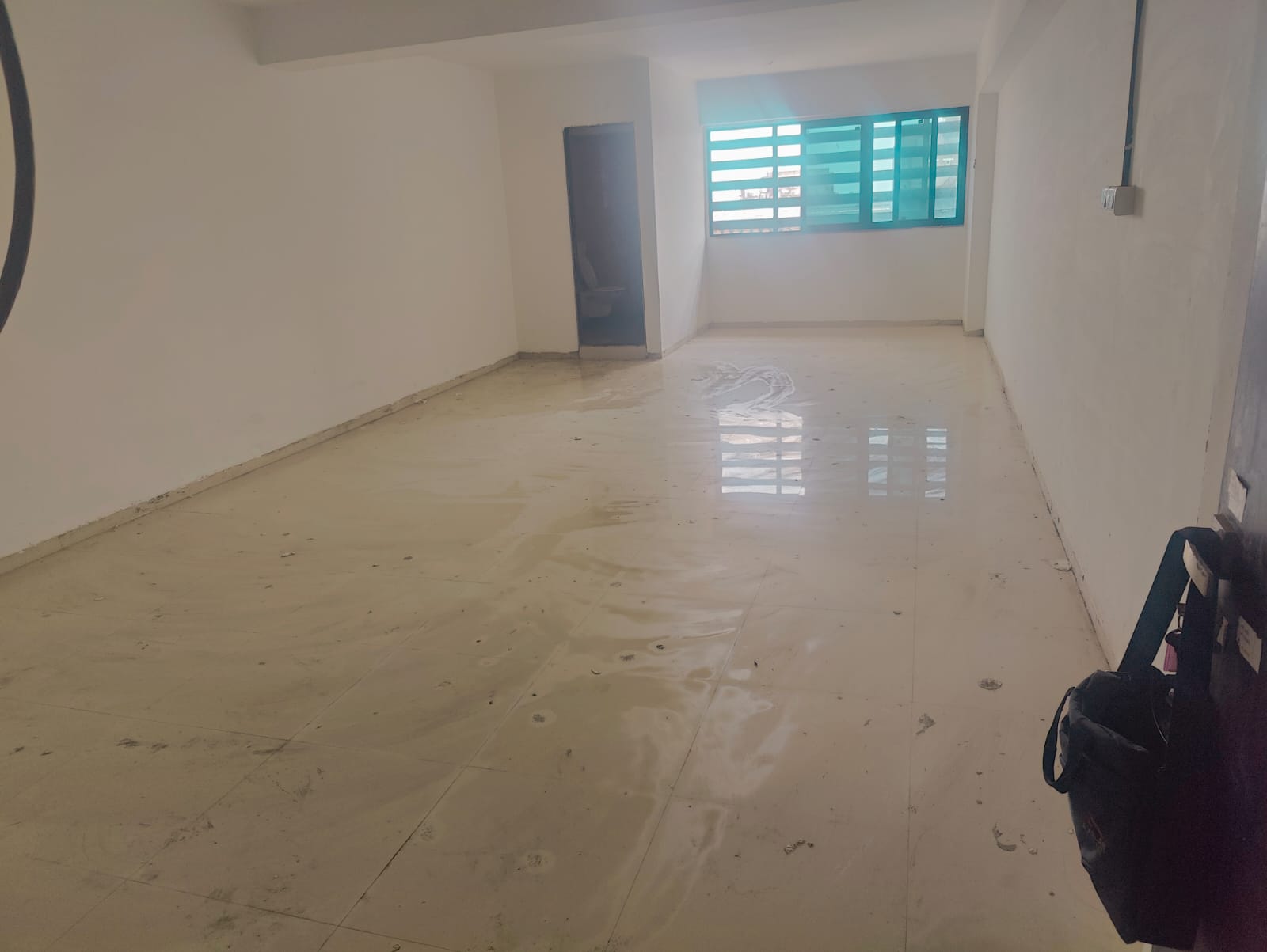 918 Sq. Ft. Commercial Office for Rent in Prahladnagar Ahmedabad - Media 10
