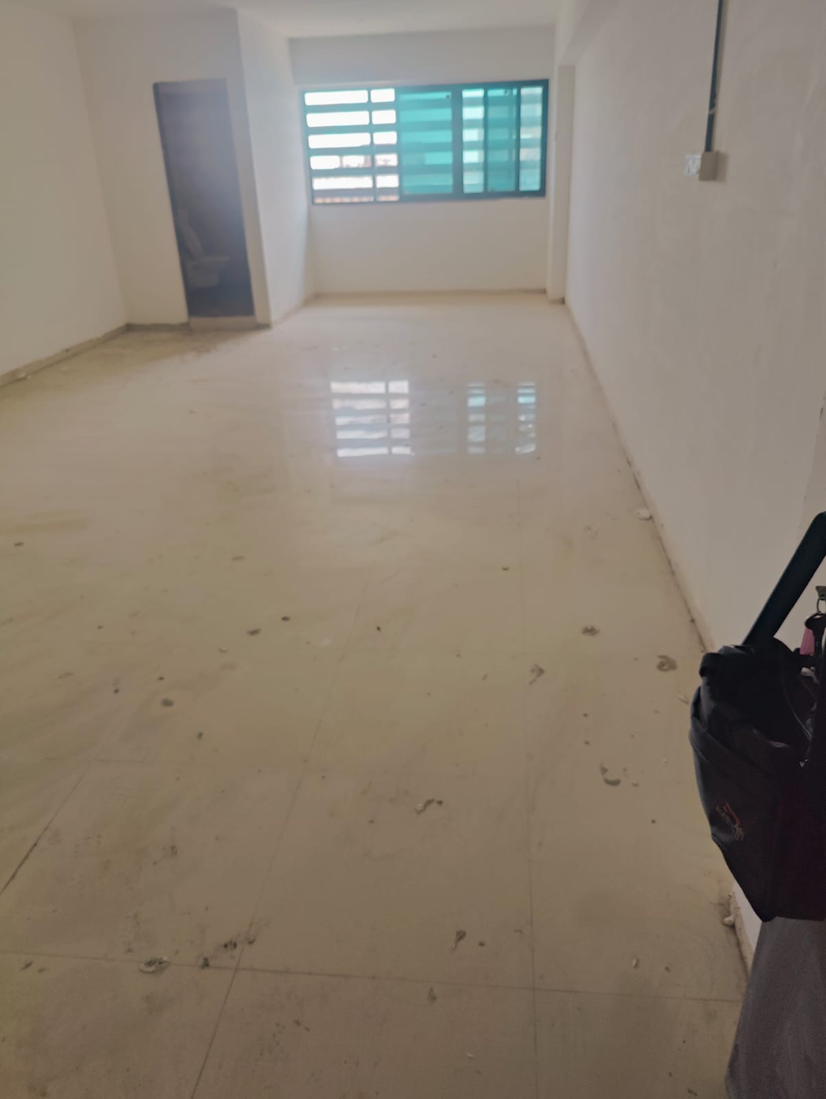 918 Sq. Ft. Commercial Office for Rent in Prahladnagar Ahmedabad - Media 12