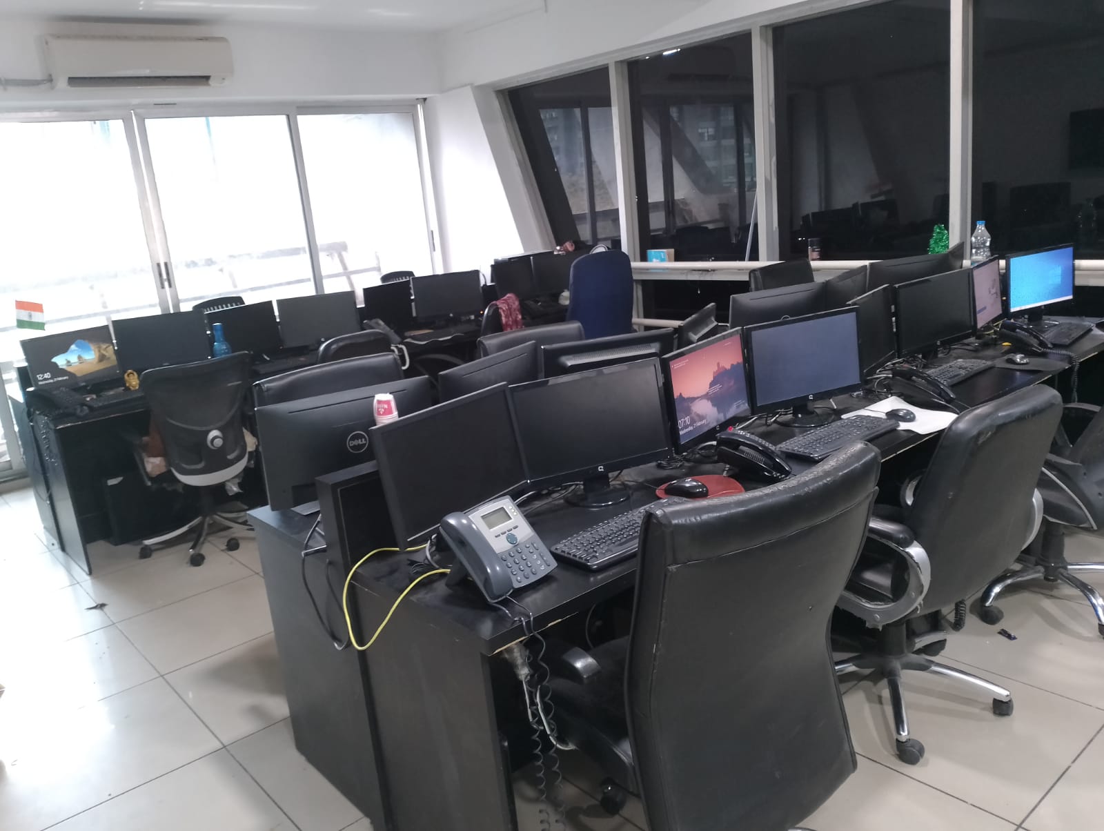 1305 Sq. Ft. Commercial Office for Rent in Prahladnagar Ahmedabad - Media 16