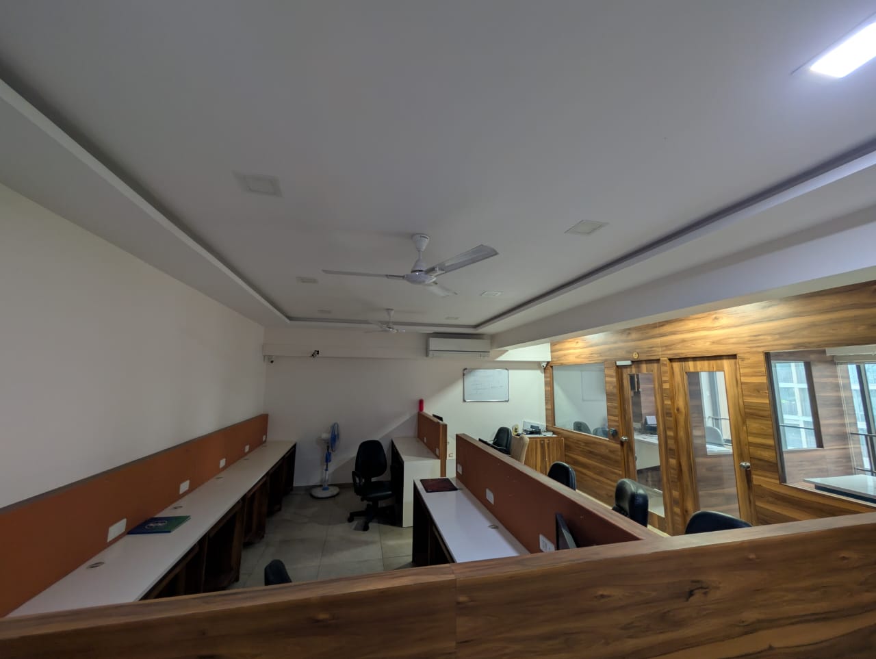 1015 Sq. Ft. Commercial Office for Rent in Thaltej Ahmedabad - Media 10
