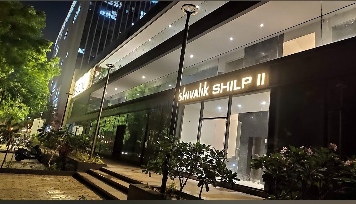 700 Sq. Ft. Commercial Office for Rent in Vastrapur Ahmedabad - Media 2
