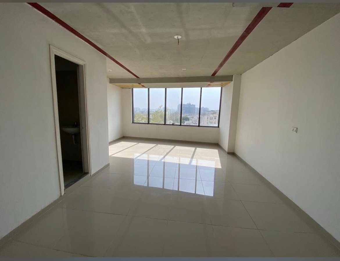 700 Sq. Ft. Commercial Office for Rent in Vastrapur Ahmedabad - Media 3