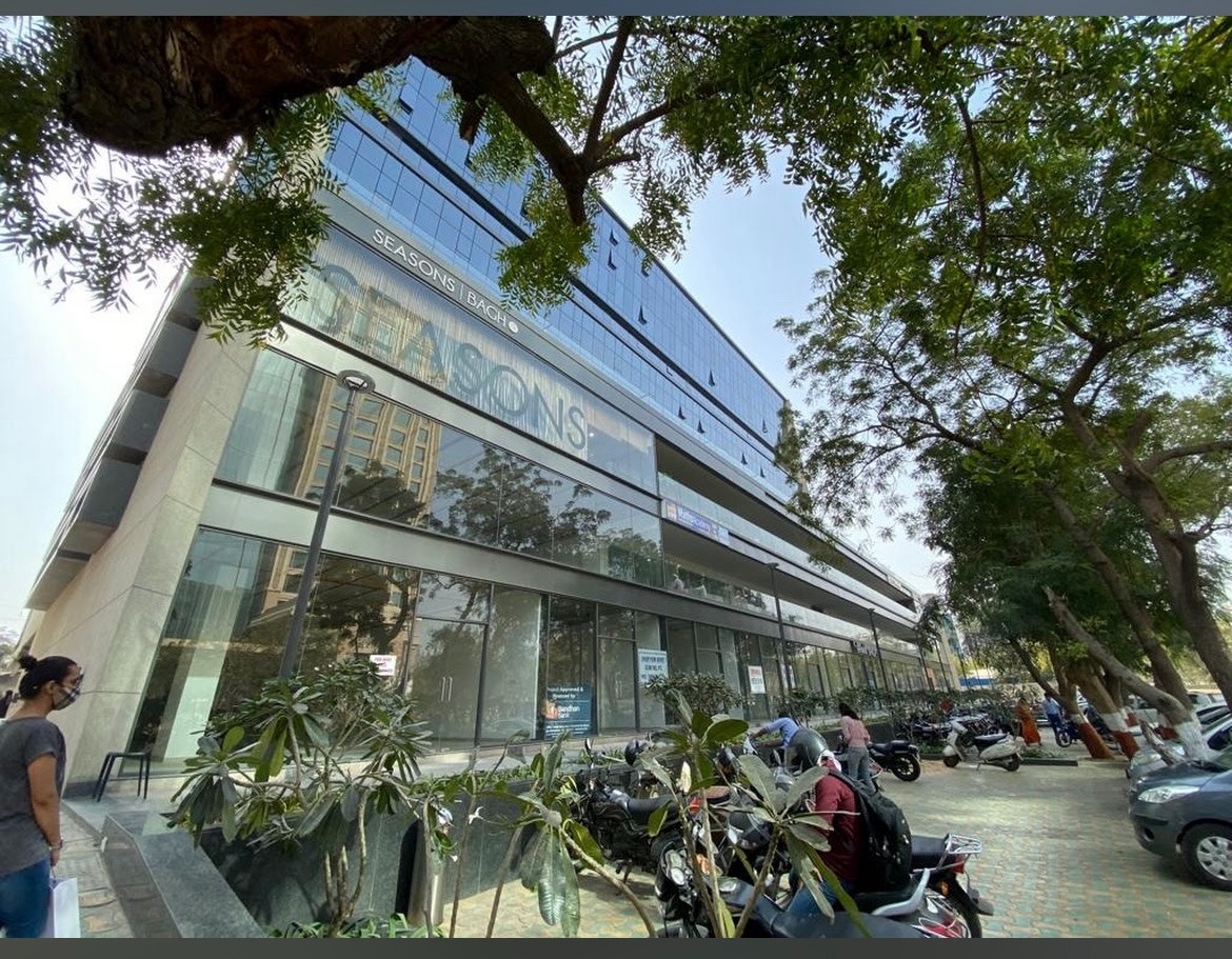 700 Sq. Ft. Commercial Office for Rent in Vastrapur Ahmedabad - Media 5
