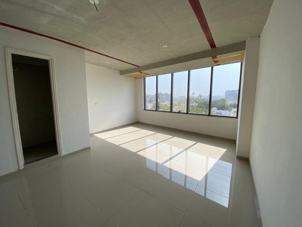 700 Sq. Ft. Commercial Office for Rent in Vastrapur Ahmedabad - Media 7