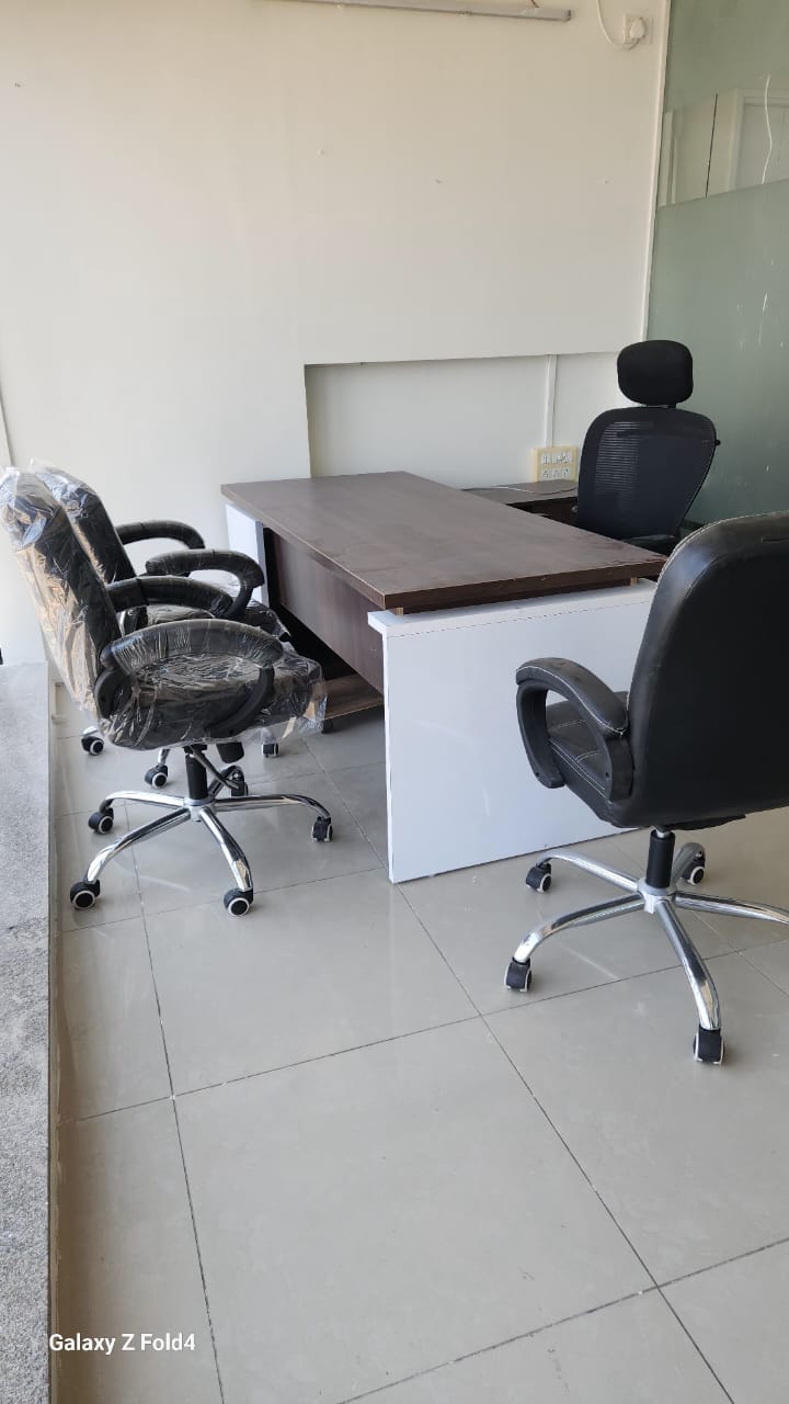 1095 Sq. Ft. Commercial Office for Rent in Sg Highway Ahmedabad - Media 17