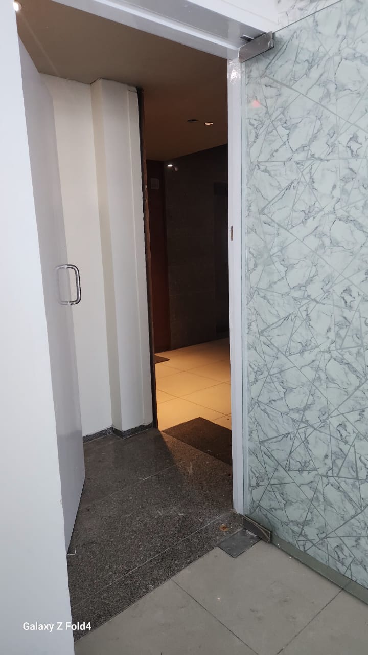 1095 Sq. Ft. Commercial Office for Rent in Sg Highway Ahmedabad - Media 16