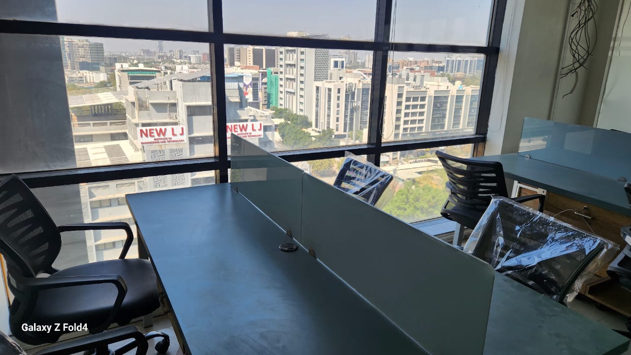 1095 Sq. Ft. Commercial Office for Rent in Sg Highway Ahmedabad - Media 3
