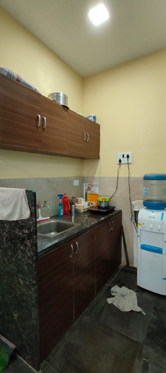 1611 Sq. Ft. Commercial Office for Rent in Sg Highway Ahmedabad
