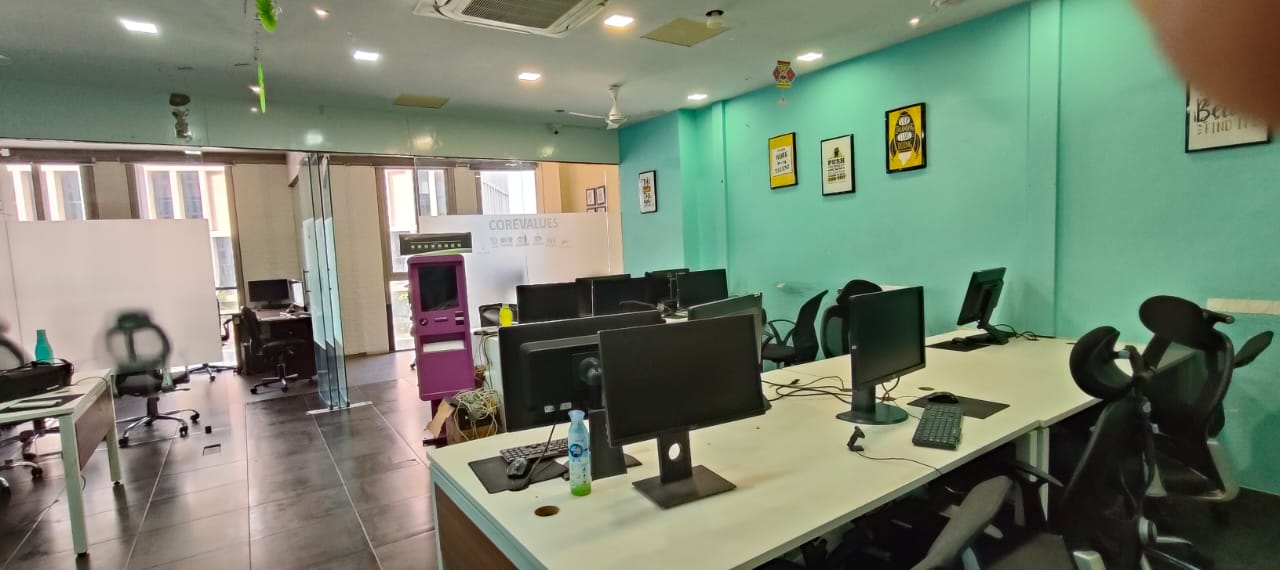 1611 Sq. Ft. Commercial Office for Rent in Sg Highway Ahmedabad - Media 2
