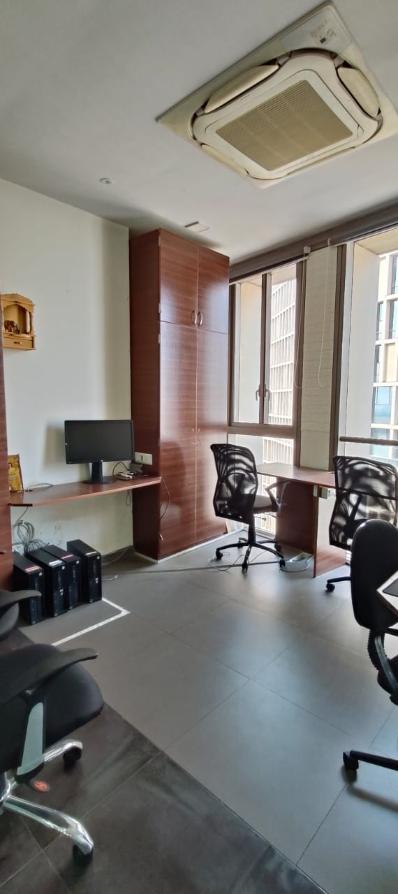 1611 Sq. Ft. Commercial Office for Rent in Sg Highway Ahmedabad - Media 4