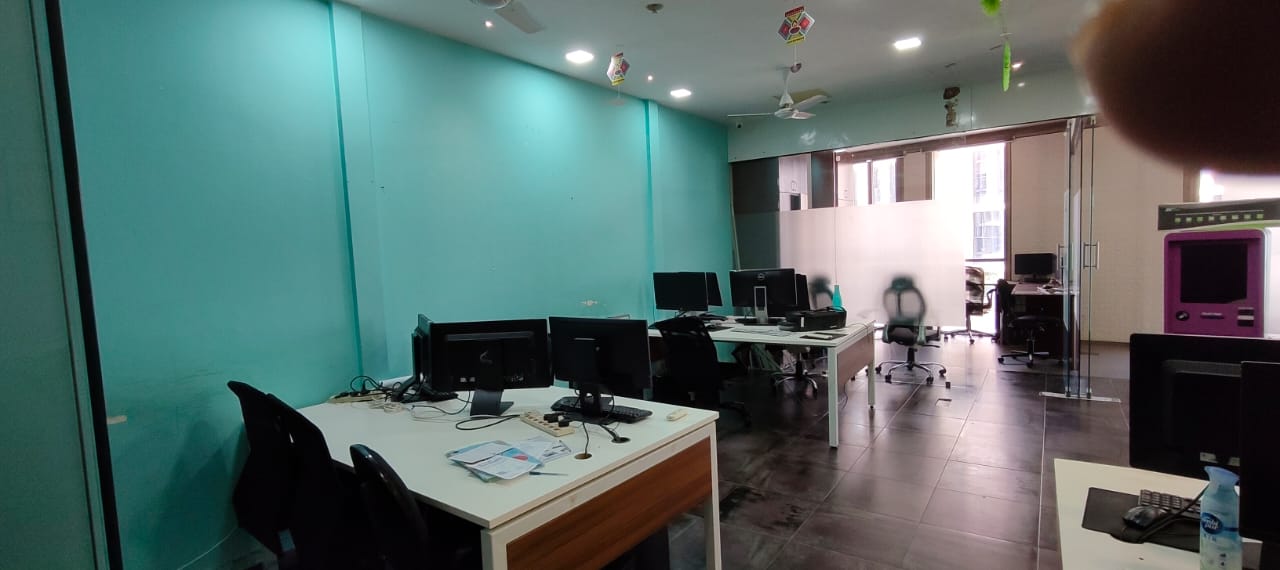 1611 Sq. Ft. Commercial Office for Rent in Sg Highway Ahmedabad - Media 6