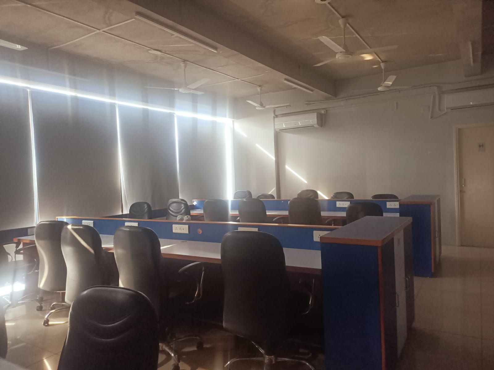 2242 Sq. Ft. Commercial Office for Rent in Sg Highway Ahmedabad - Media 4