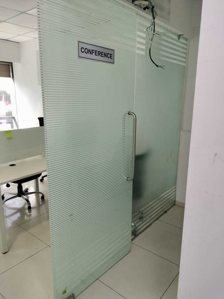 585 Sq. Ft. Commercial Office for Rent in Sg Highway Ahmedabad
