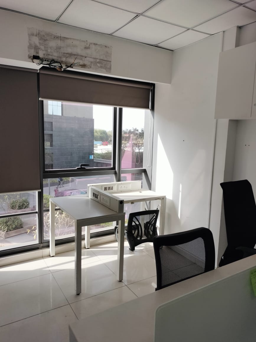 585 Sq. Ft. Commercial Office for Rent in Sg Highway Ahmedabad - Media 4