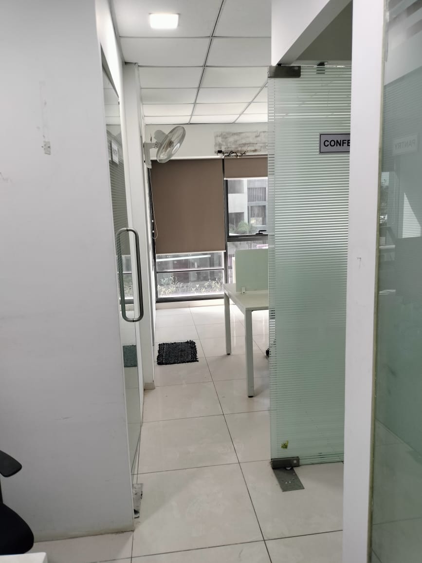 585 Sq. Ft. Commercial Office for Rent in Sg Highway Ahmedabad - Media 5