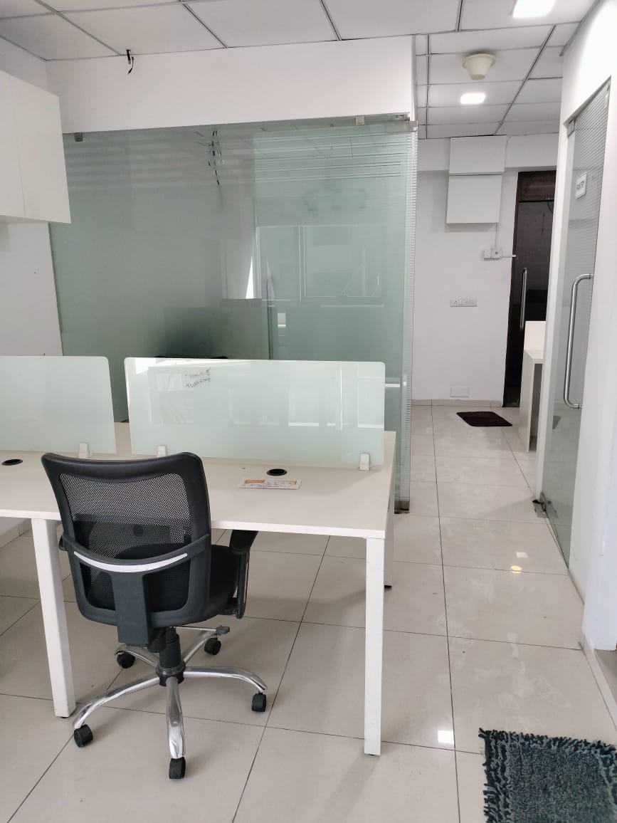 585 Sq. Ft. Commercial Office for Rent in Sg Highway Ahmedabad - Media 8