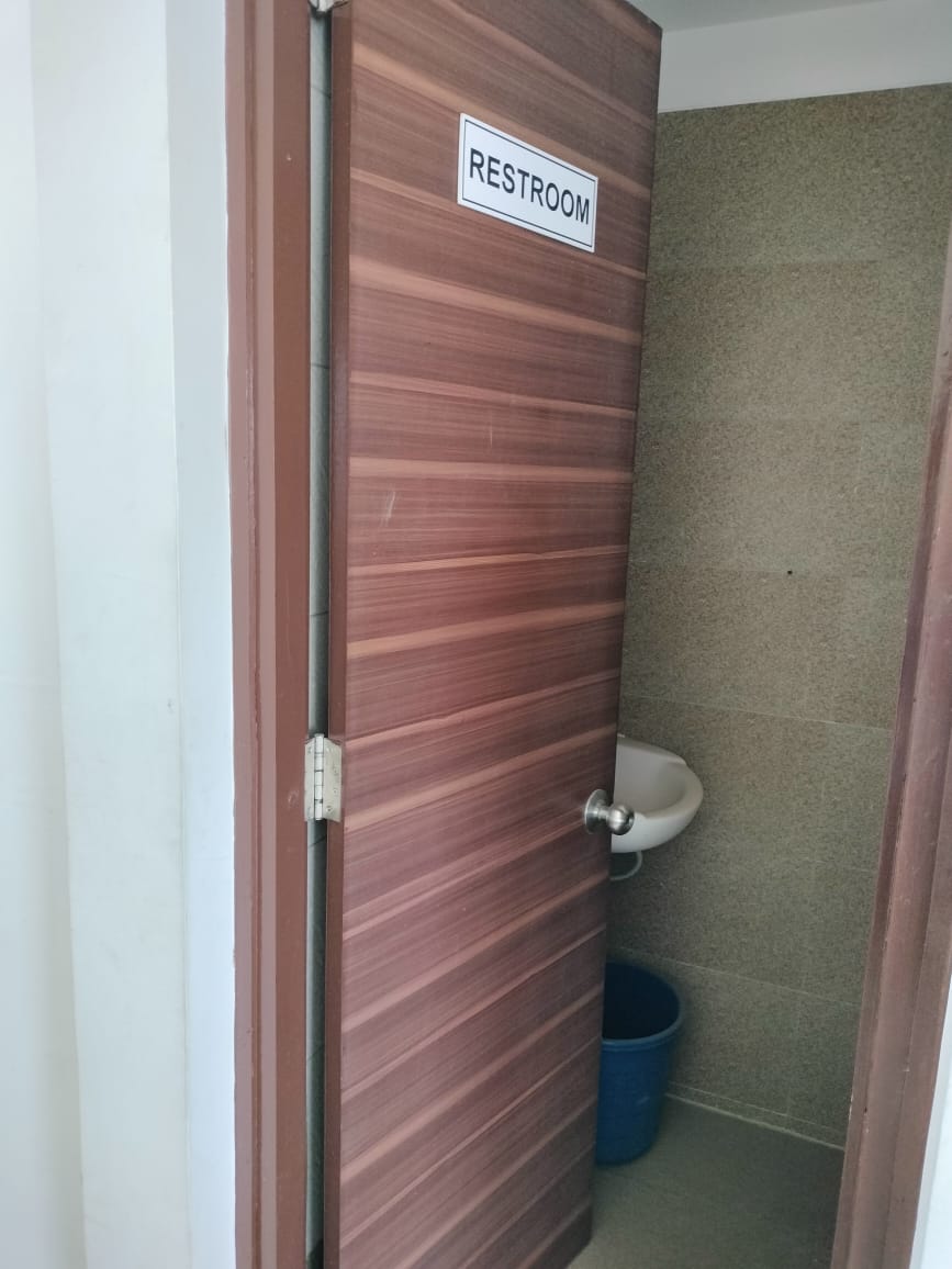 585 Sq. Ft. Commercial Office for Rent in Sg Highway Ahmedabad - Media 10