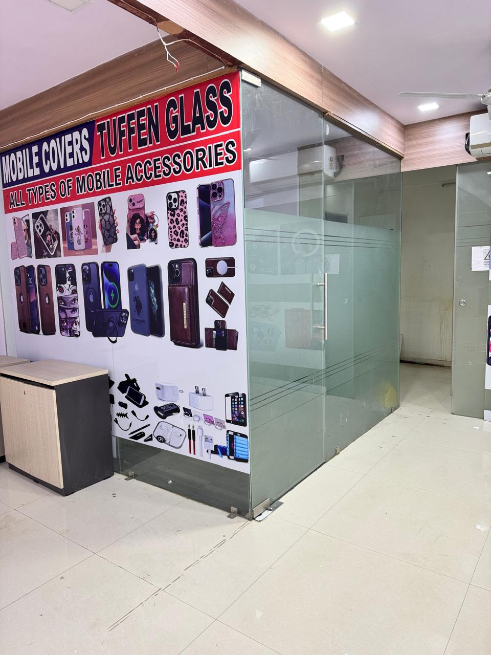 1250 Sq. Ft. Commercial Office for Rent in Satellite Ahmedabad - Media 4