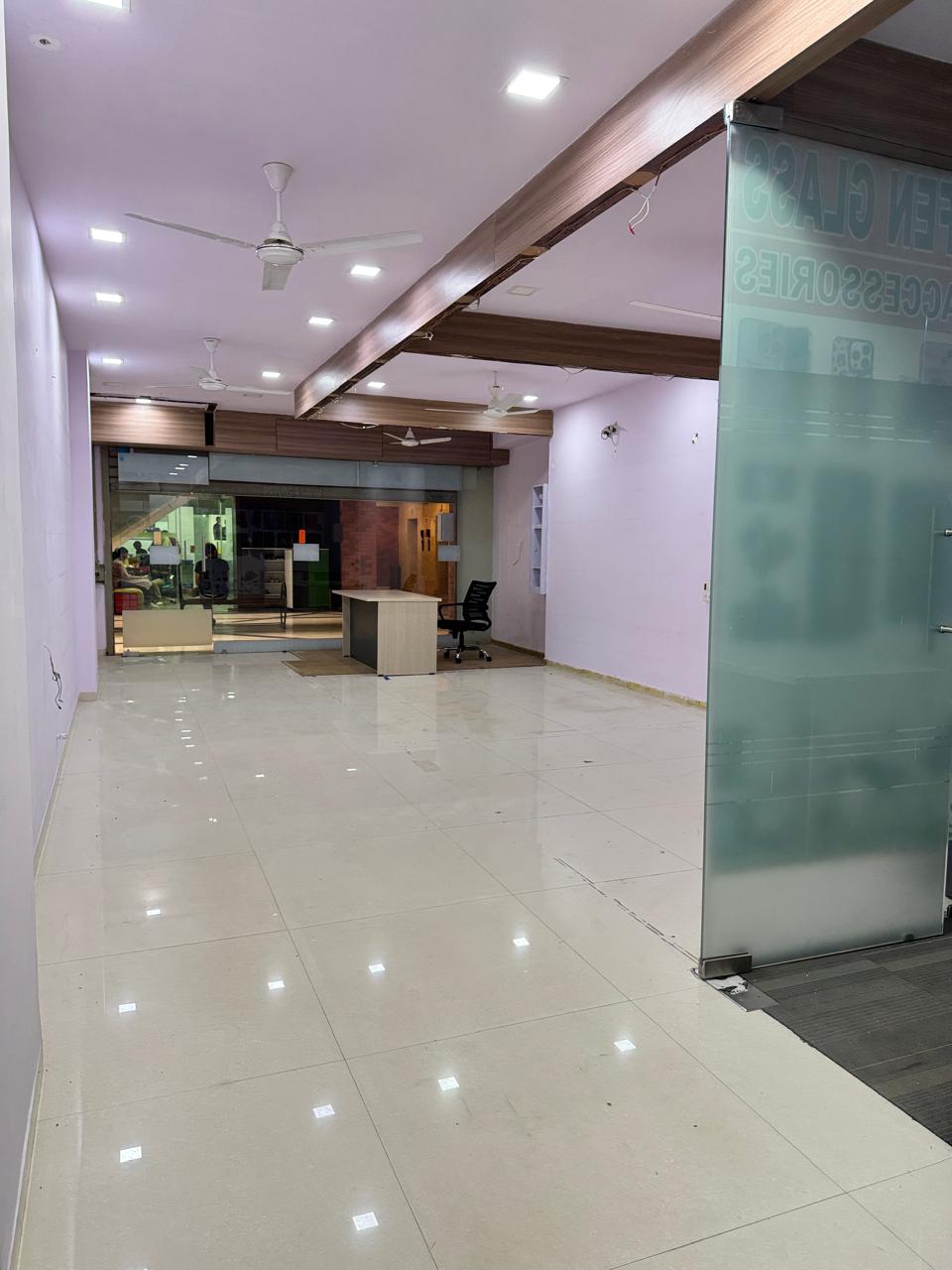 1250 Sq. Ft. Commercial Office for Rent in Satellite Ahmedabad - Media 6
