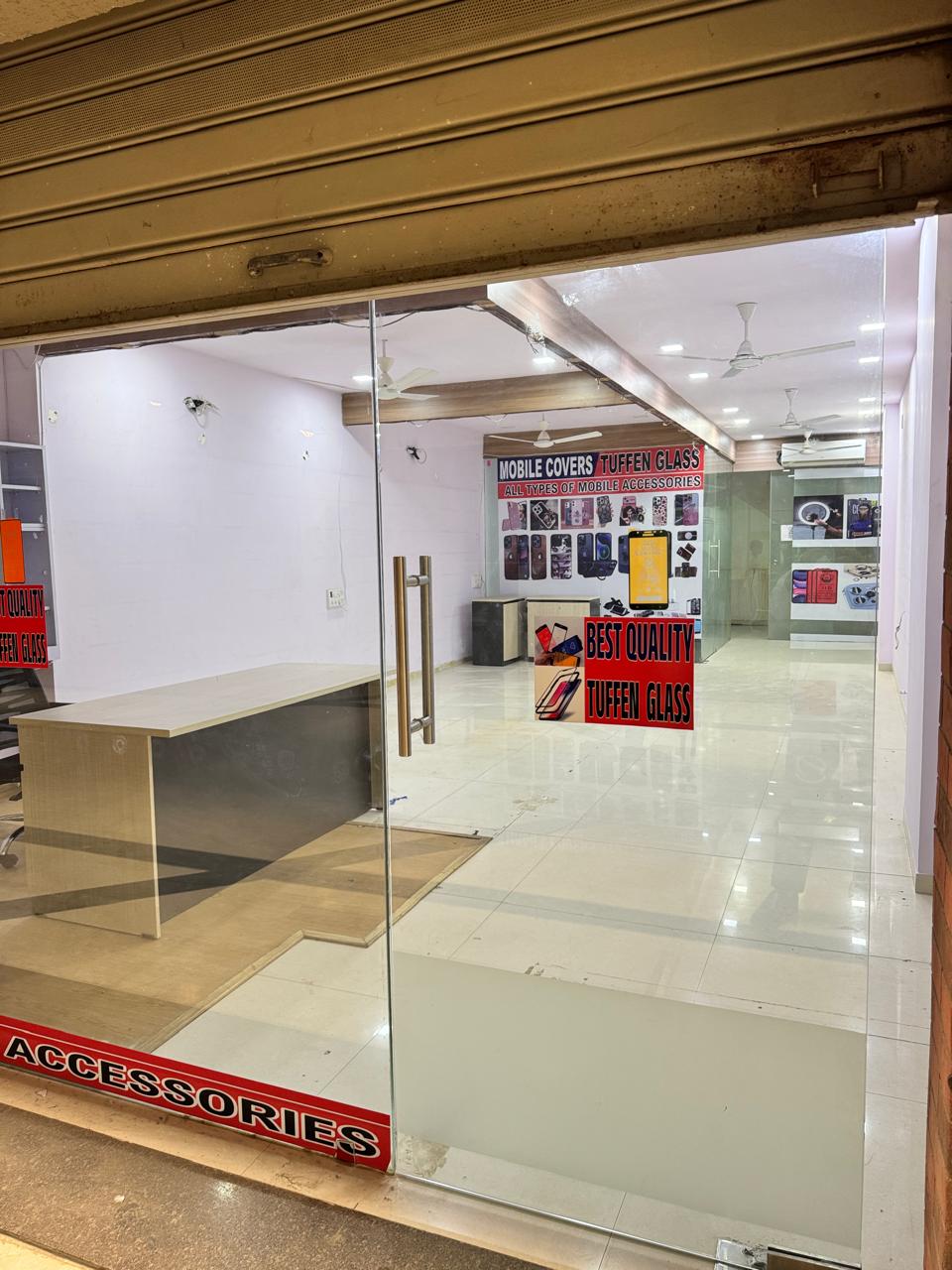 1250 Sq. Ft. Commercial Office for Rent in Satellite Ahmedabad - Media 9