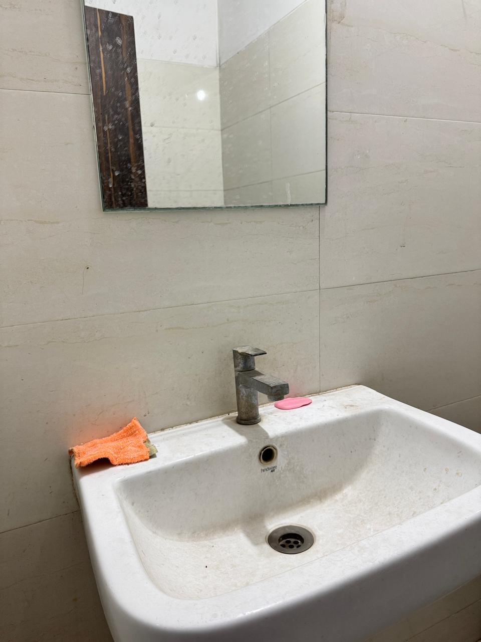 1250 Sq. Ft. Commercial Office for Rent in Satellite Ahmedabad - Media 12
