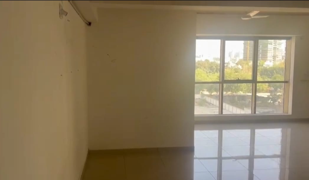 856 Sq. Ft. Commercial Office for Rent in Rajpath Club Road Ahmedabad - Media 2