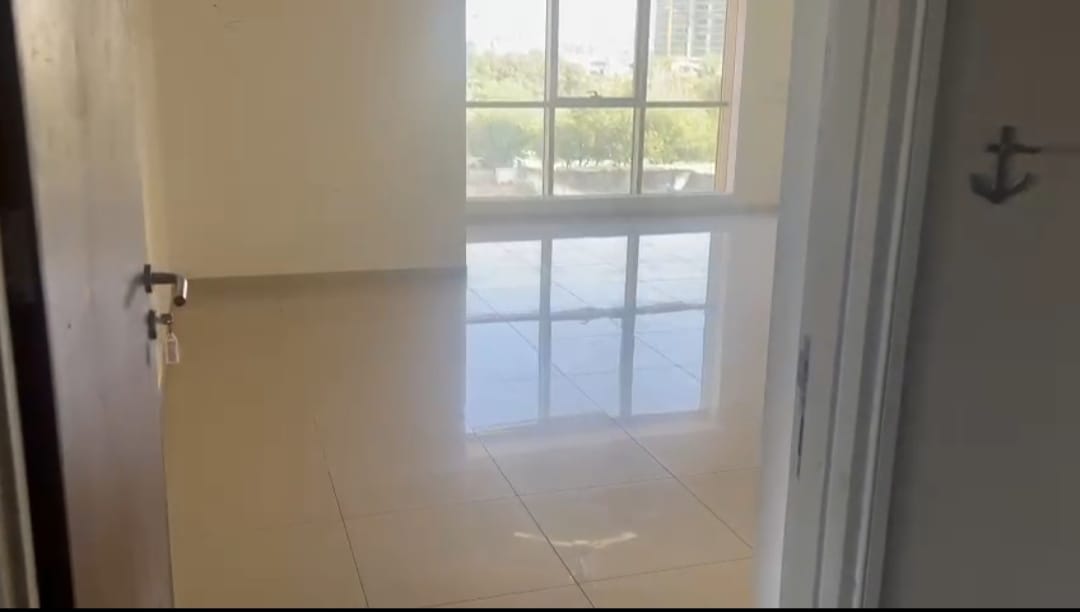 856 Sq. Ft. Commercial Office for Rent in Rajpath Club Road Ahmedabad - Media 7
