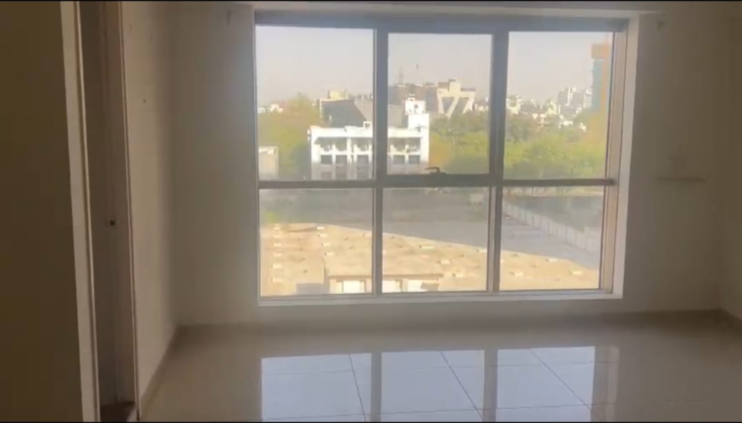 856 Sq. Ft. Commercial Office for Rent in Rajpath Club Road Ahmedabad - Media 8