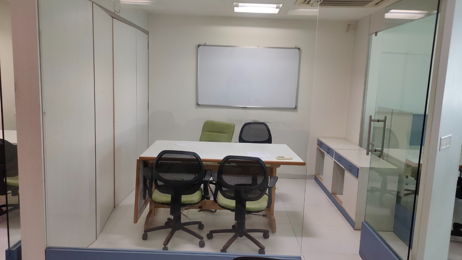 1380 Sq. Ft. Commercial Office for Rent in Sg Highway Ahmedabad - Media 8